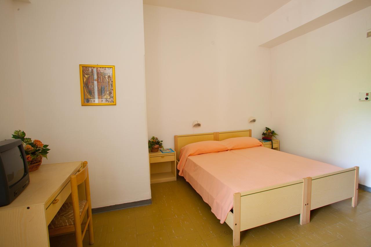 Hotel Santa Lucia Guardia Piemontese Terme Esterno foto